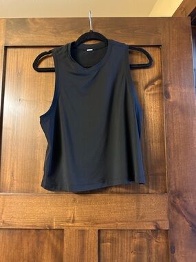 Lululemon Black Sleeveless Crewneck Tank Top - Women